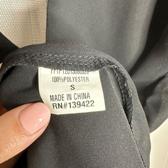 Tobi Women's Illusion Mesh Neckline Sleeveless Tank Top Black Size Small - Picture 5 of 6